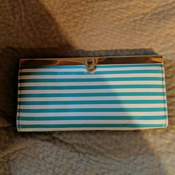 Wallet - Picture 1 of 4